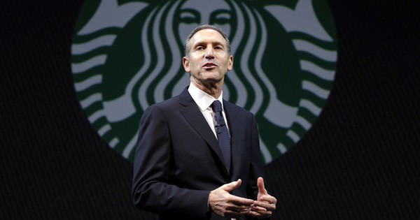 Sống trong khu ổ chuột, bán máu để trang trải học phí và giờ là tỷ phú, CEO Starbucks khẳng định: Đây là điều các bạn trẻ cần ghi nhớ