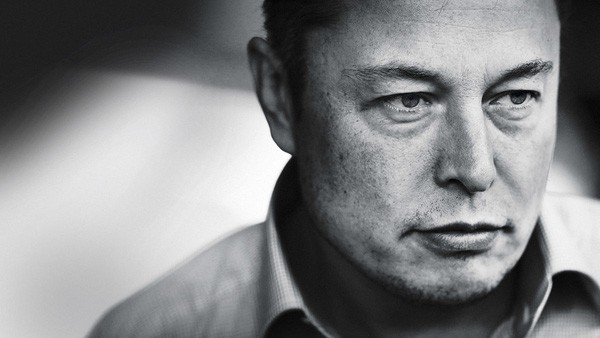 Elon Musk cho biết: “Chỉ 2 năm nữa thôi, bạn cứ ngủ đi còn điều khiển xe thì để ô tô tự lái lo”