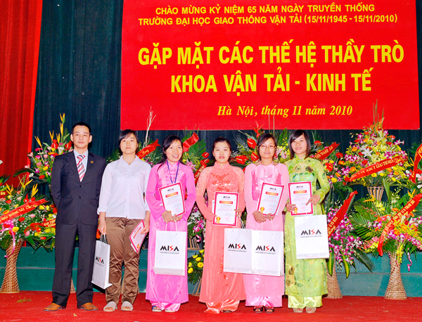 MISA Hà Nội trao học bổng cho SV khoa Vận tải Kinh tế trường ĐH Giao thông vận tải